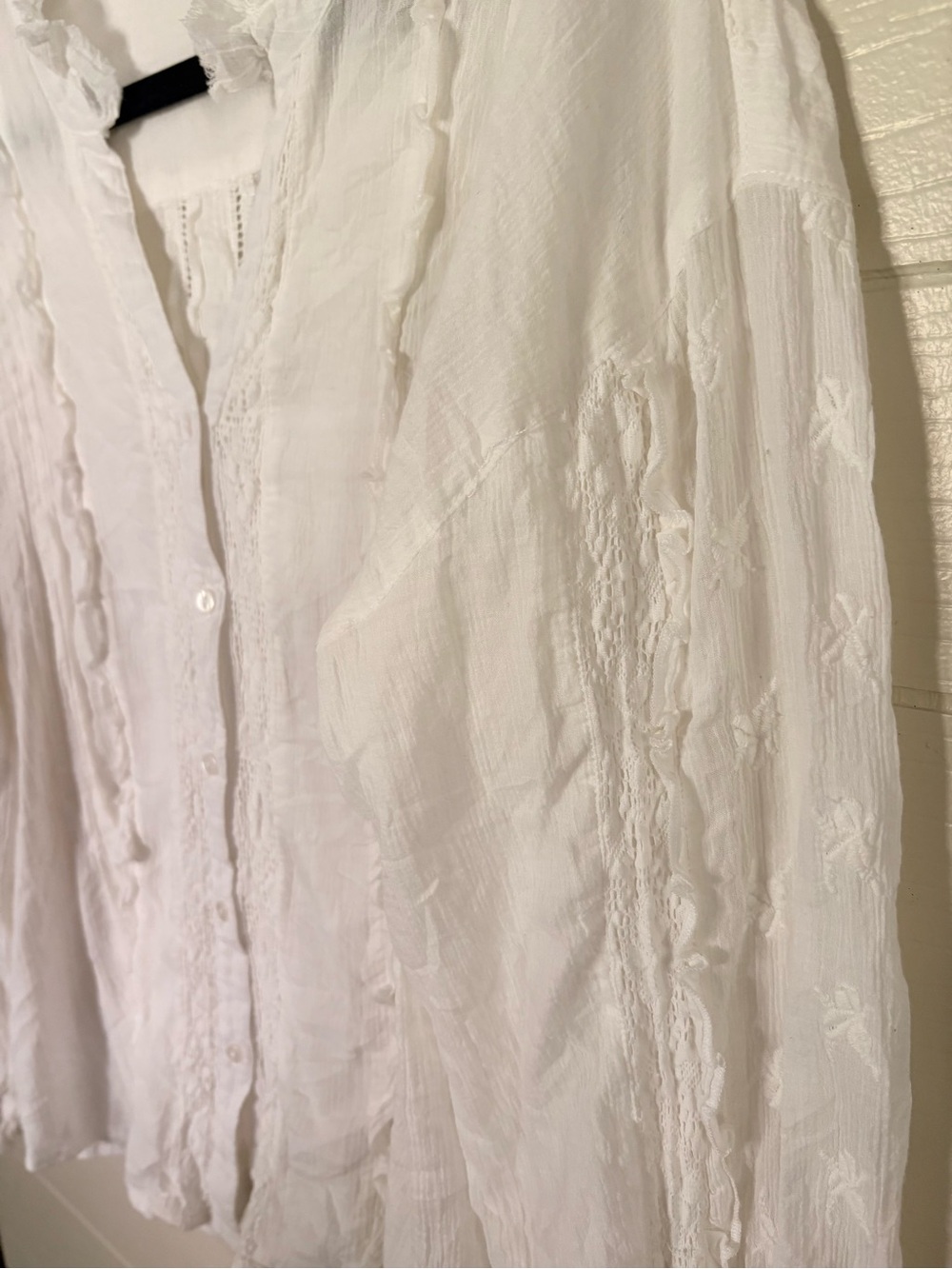 Versona White Ruffled Button-Front Blouse - Picture 6 of 13